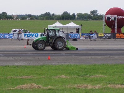 Mój faworyt K.O.E.  :P  Traktor gumka  :P  :