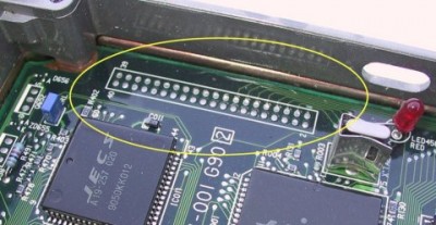 Jesli masz takie zlacze w ECU podlaczysz do niego Daughterboard